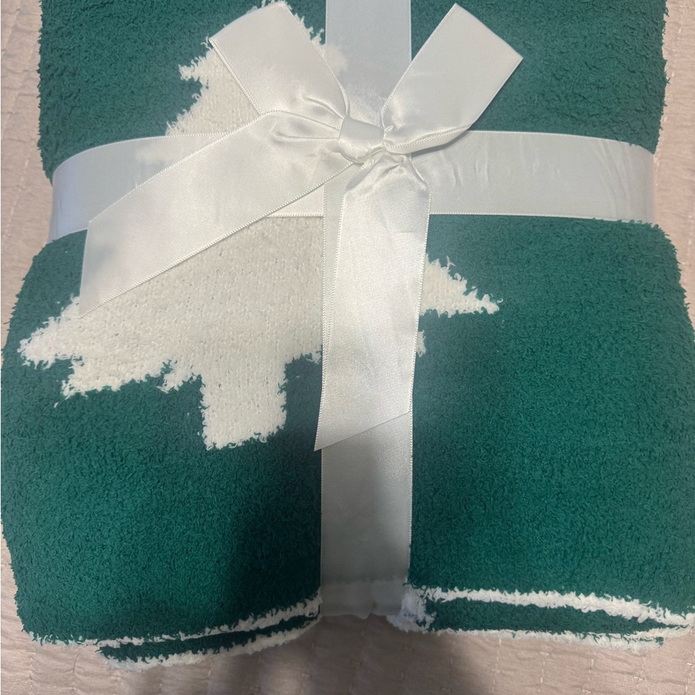 Green and White Tree Blanket